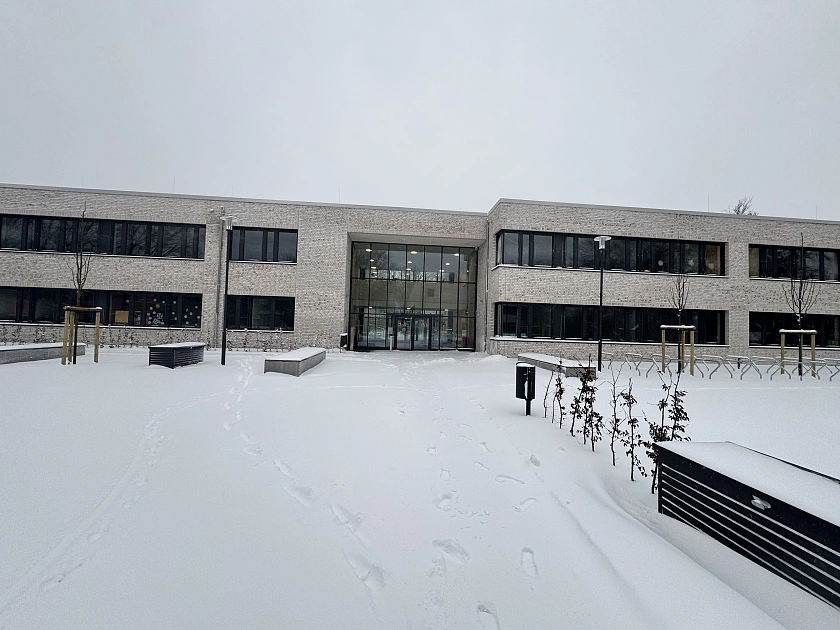 Helene-Kaisen-Schule im Schnee