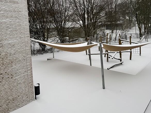 Helene-Kaisen-Schule im Schnee